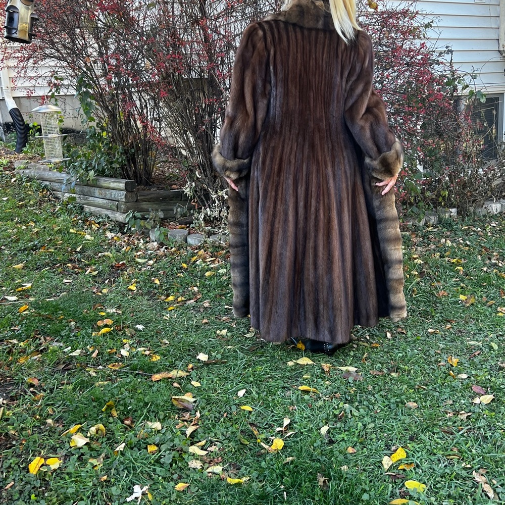 Beautiful Oscar de la Renta Sable Trimmed Tuxedo Mink Coat Extra Long - Picture 4 of 9